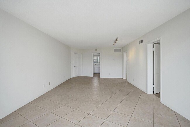 Foto del edificio - 169 Atlantis Blvd