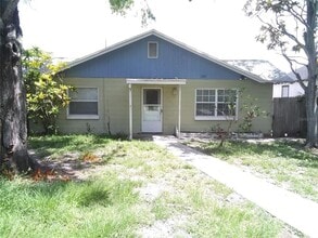 Building Photo - 1821 12th Ave N