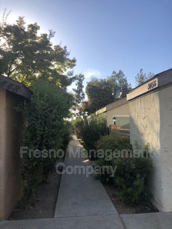 Foto del edificio - 3456 N Marks Ave