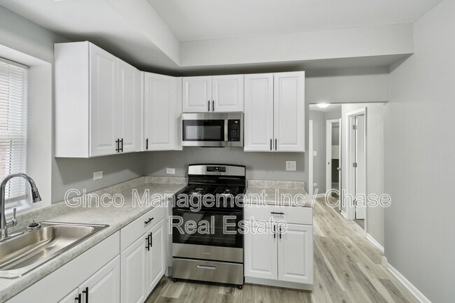 Building Photo - 9305 S Homan Ave