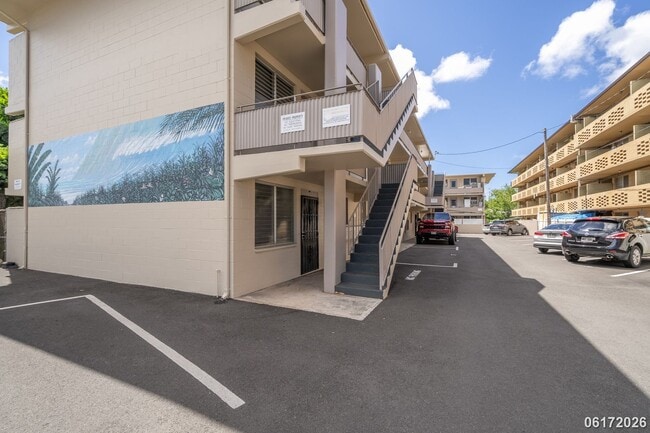 Photo - $2,100 / 2br - 2BED 1 BATH CONDO ON KAPIOLANI BLVD