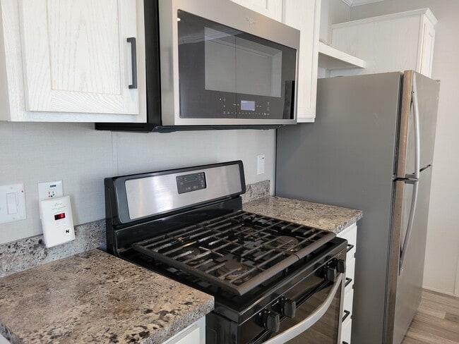 Building Photo - 38019 Pardo Dr