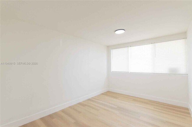 Foto del edificio - 1167 NW 9th Ave