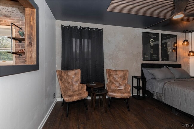 Building Photo - 4 1st St