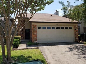 Building Photo - 2902 Southern Cross Dr