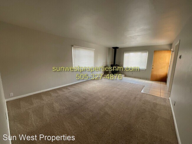 Building Photo - 3 br, 2 bath House - 2105 E. 12th St.