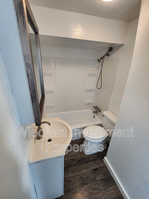 Building Photo - 1163 Brice Ave