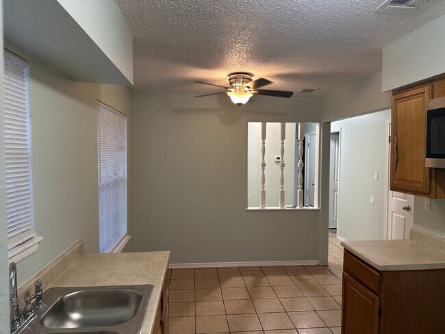 Foto del edificio - 9003 Perma Ln