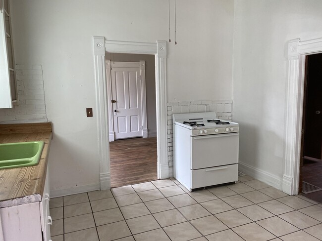 Building Photo - 440 26th St