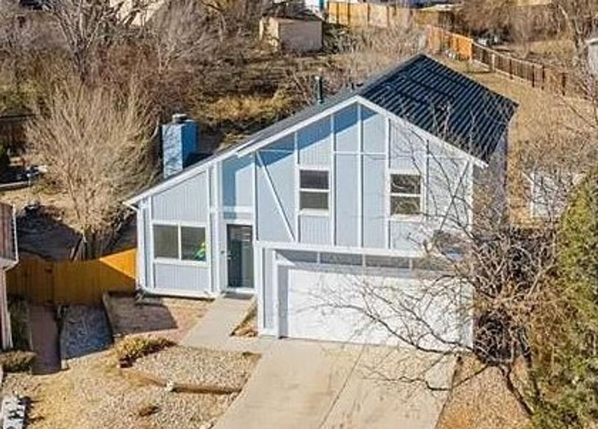 Foto principal - 3 br, 2 bath House - 511 Fountain Mesa Rd