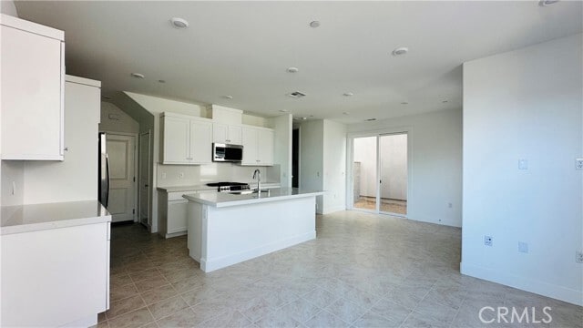 Building Photo - 454 Lobata