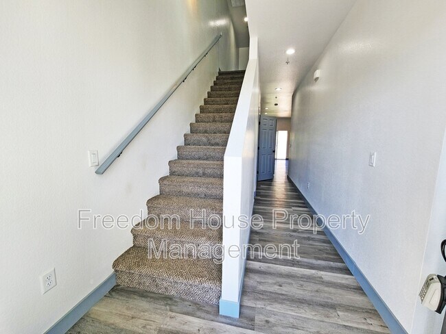 Foto del edificio - 382 Erin St