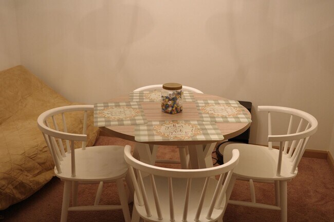 Foto del edificio - Charming 5BR House in Middle River