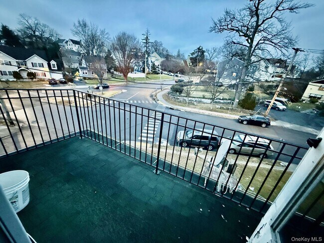 Foto del edificio - 101 Haseco Ave