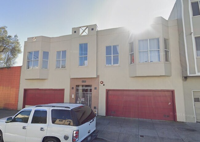 Building Photo - 27 Randolph St