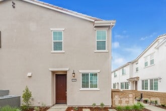 Building Photo - 10585 Amigos Ct