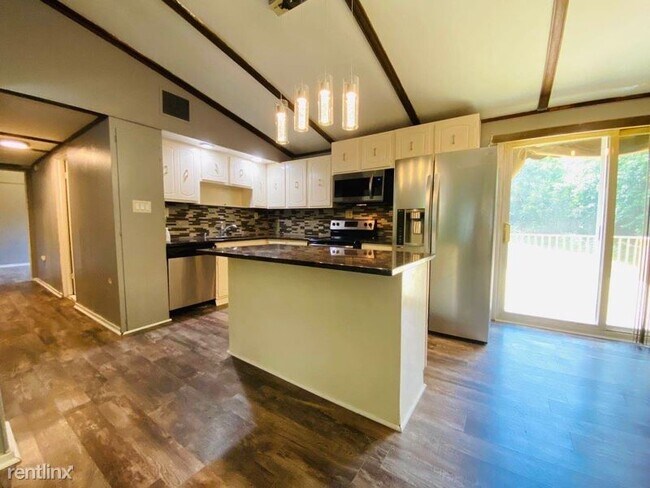 Foto del edificio - 5 br, 3 bath House - 3330 Hillsboro Ave s