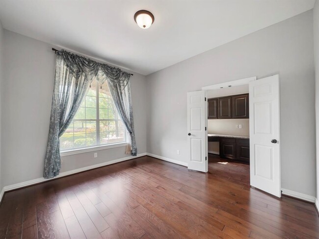 Foto del edificio - 5430 Tyler Park Ln