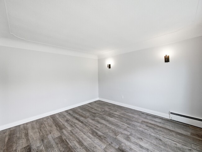 Building Photo - 309 Strathearne Ave