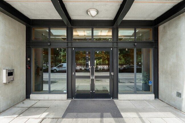 Foto del edificio - 821 NW 11th Ave
