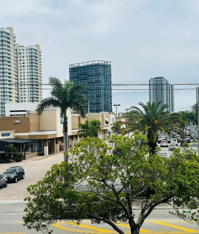 Photo - 1333 E Hallandale Beach Blvd (Hallandale Beach, FL)