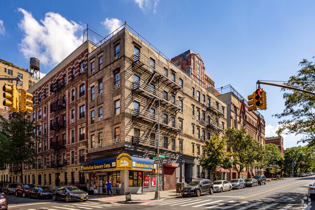 Building Photo - 150 Manhattan Ave
