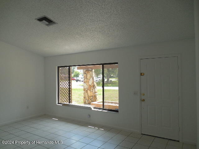 Building Photo - 1394 Nobleton Ave
