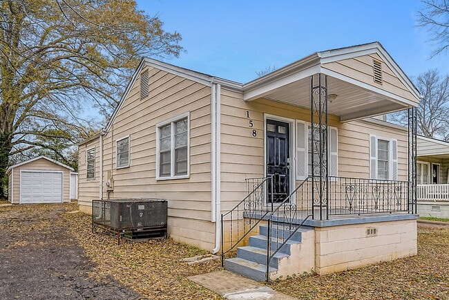 Building Photo - 158 24th St