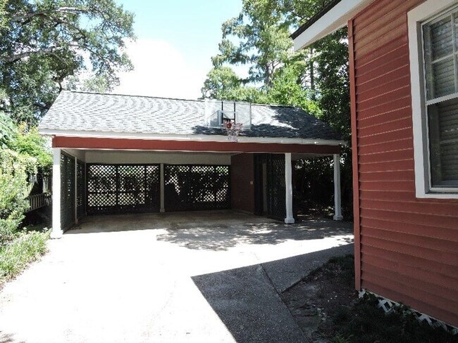 Foto del edificio - Fantastic 3BR/2.5BA Cottage in the heart o...