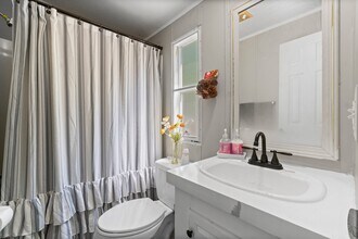 Building Photo - 350 Briar Dr