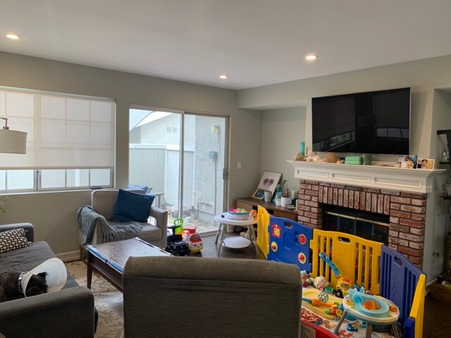 Living Room - 790 Meyer Ln