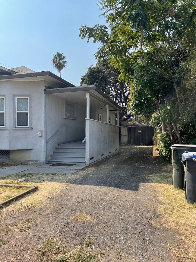 Building Photo - 2 br, 1 bath House - 611 SUISUN STREET