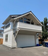 Building Photo - 1322 Northwest Mount Washington Drive