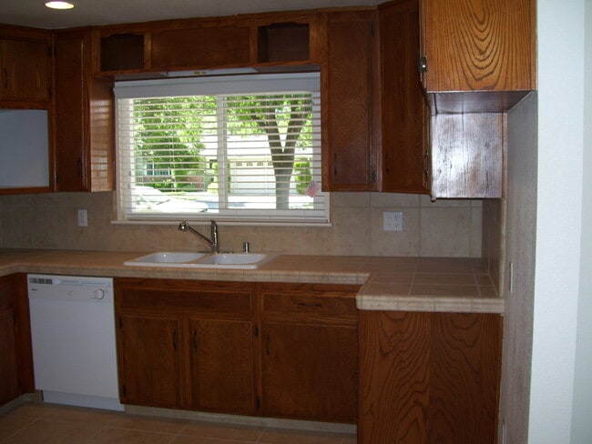 Building Photo - Recently remodeled home, excellent floor p...