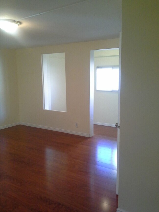 Foto del edificio - Affordable Downtown Apartment