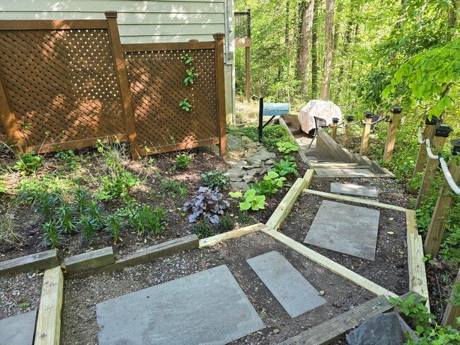 Steps toward Private Entrance - 2000 Huntwood Dr