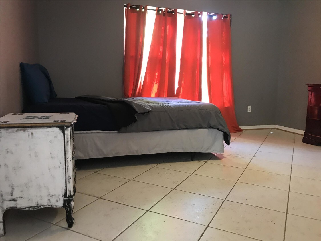 Foto principal - 106 Cheltenham Pl