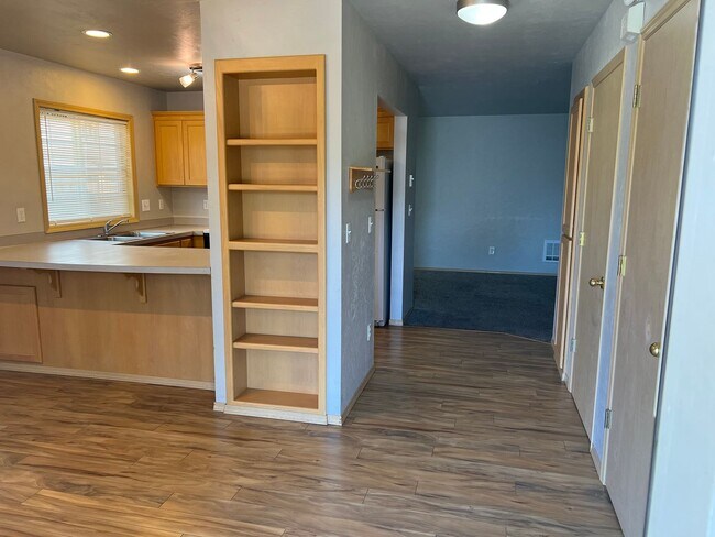 Building Photo - 2 bedroom apartment in a great neighborhood!