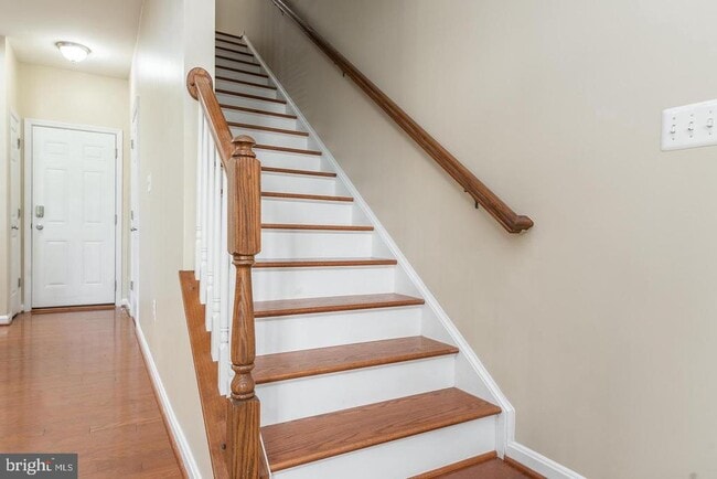 Building Photo - 43843 Kingston Station Terrace