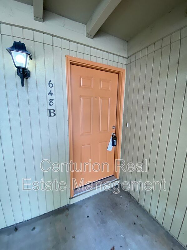 Foto del edificio - 648B Taybin Rd. NW