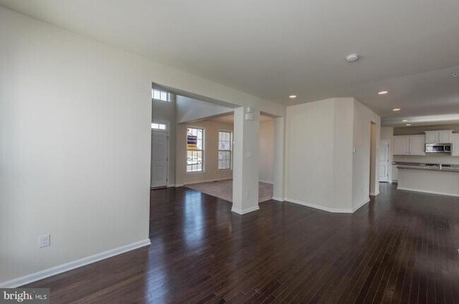 Building Photo - 2302 Grove Hurst Ln