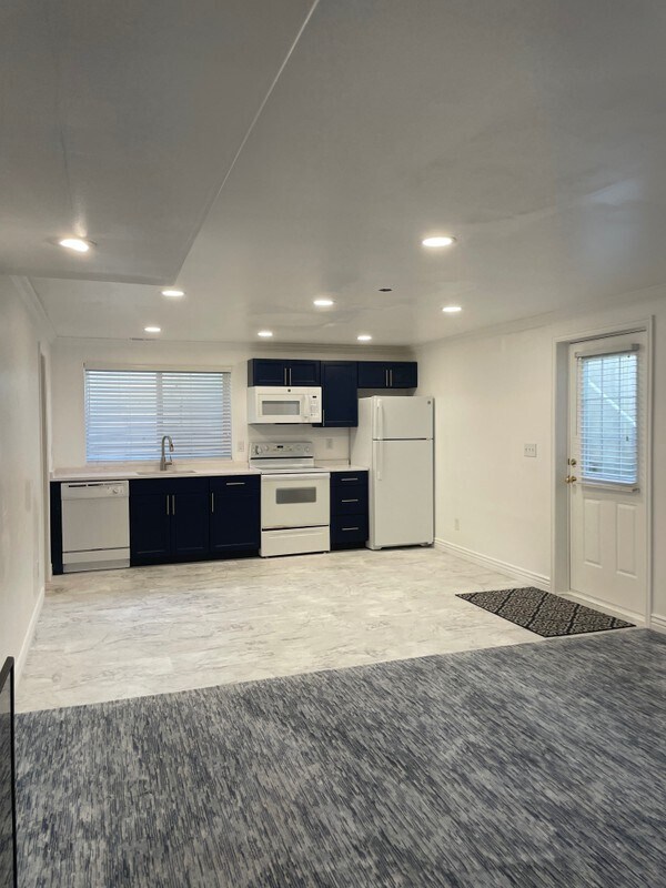 Building Photo - 1053 Barton Ct