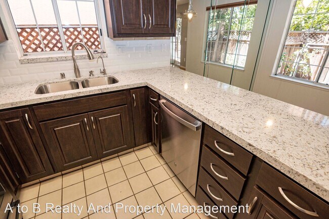 Building Photo - 3 br, 2 bath House - 2801 Cozumel Cir