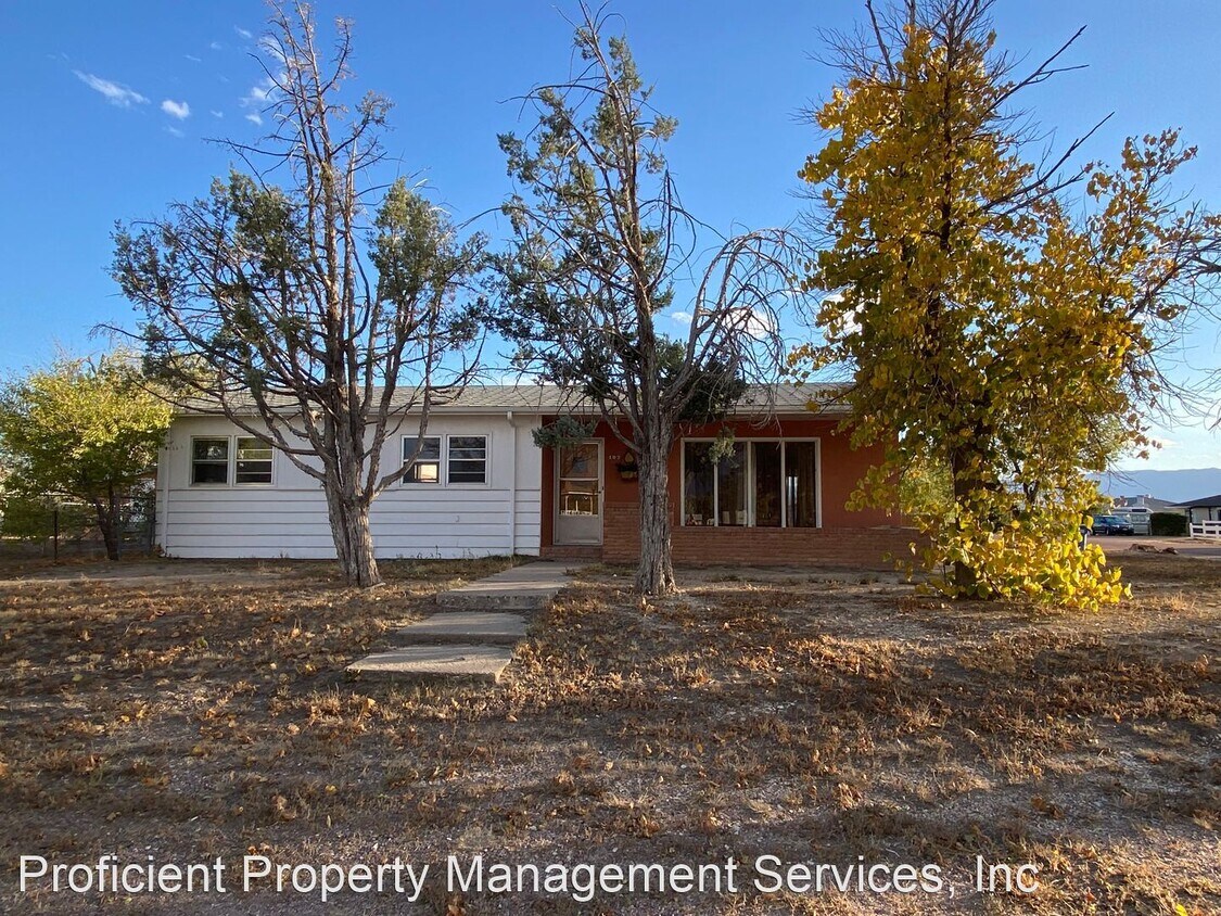 3 br, 2 bath House 402 Park Place House Rental in Penrose, CO