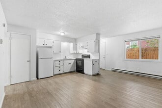 Building Photo - 217 E Sinto Ave