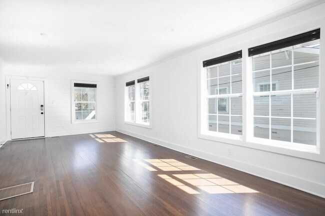 Building Photo - 2 br, 2 bath House - 810 East 36th Street