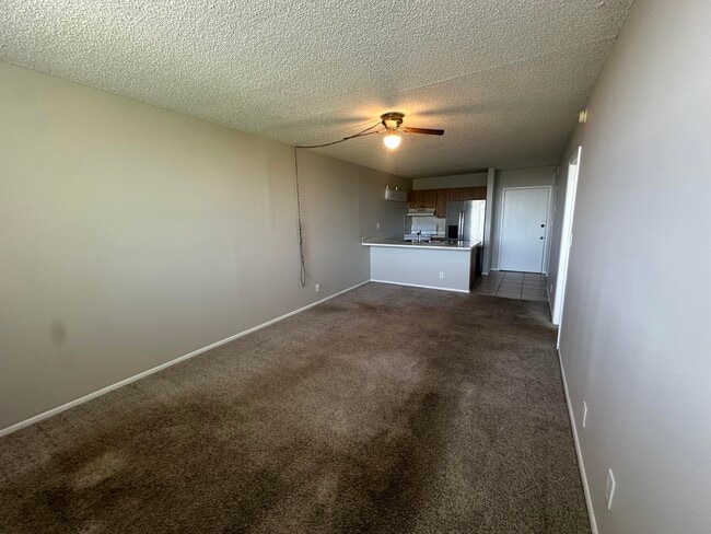 Building Photo - 2501 Riverside Dr
