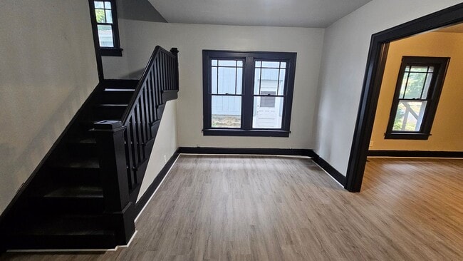 Building Photo - 52-56 Rowland