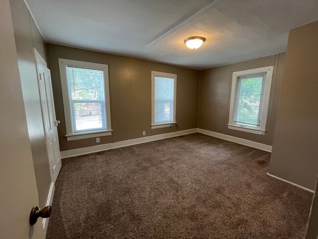 Photo - 319 E Main St House