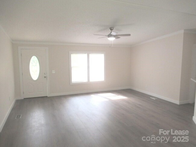 Foto del edificio - 3315 Buffalo Shoals Rd